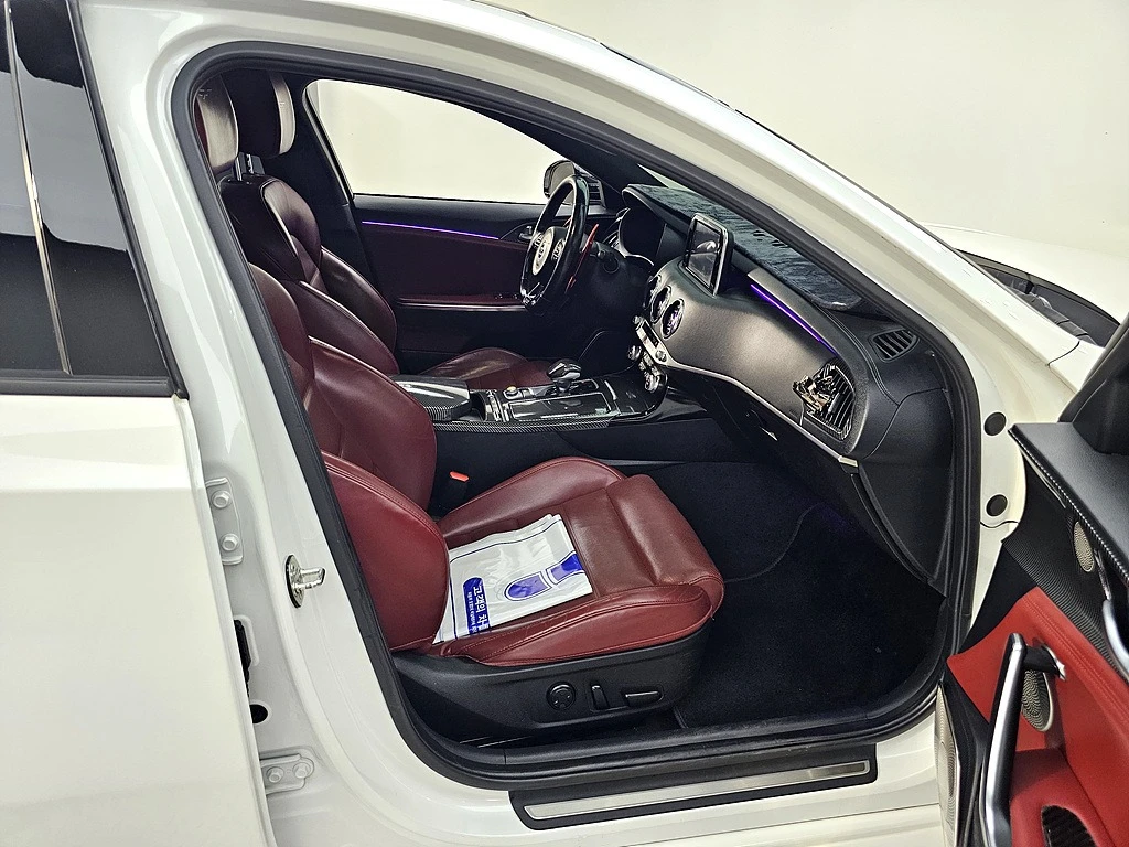 Kia Stinger 3.3 Turbo AWD GT, снимка 11 - Автомобили и джипове - 55683201