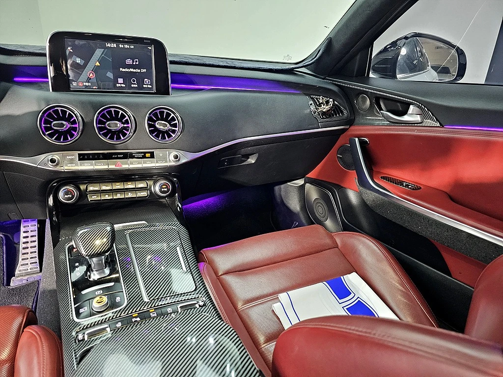 Kia Stinger 3.3 Turbo AWD GT, снимка 10 - Автомобили и джипове - 55683201
