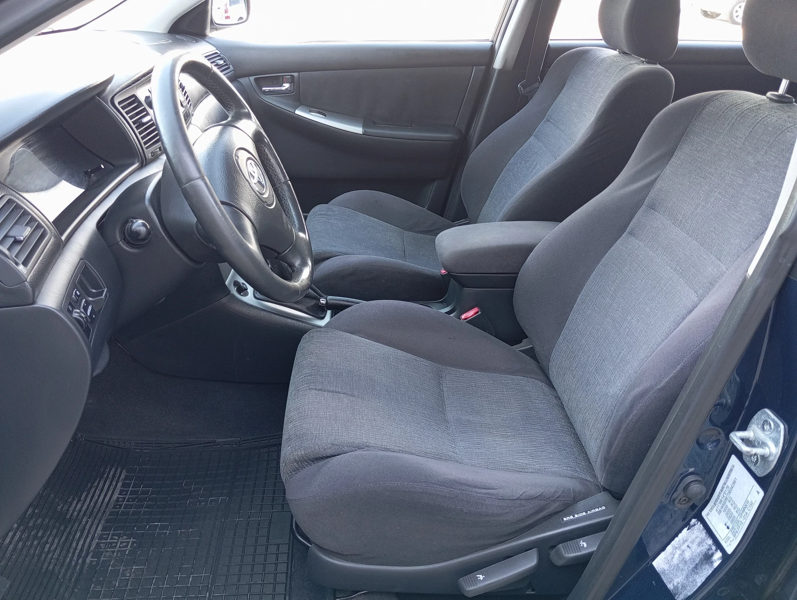 Toyota Corolla 1.4 vvti, снимка 7 - Автомобили и джипове - 55837100