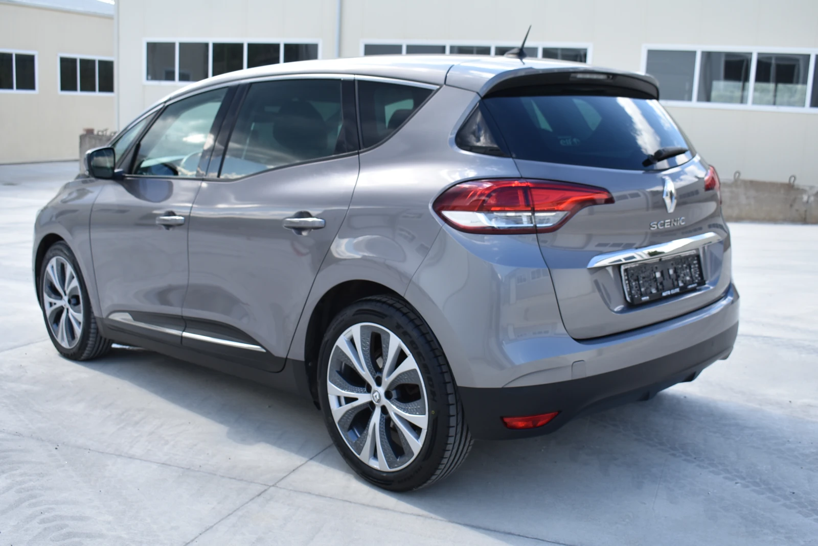 Renault Scenic 1.5DCI/INTENCE/AUTOMAT/KEYLESS/EURO6/ITALY/TOP!!!, снимка 3 - Автомобили и джипове - 55955079