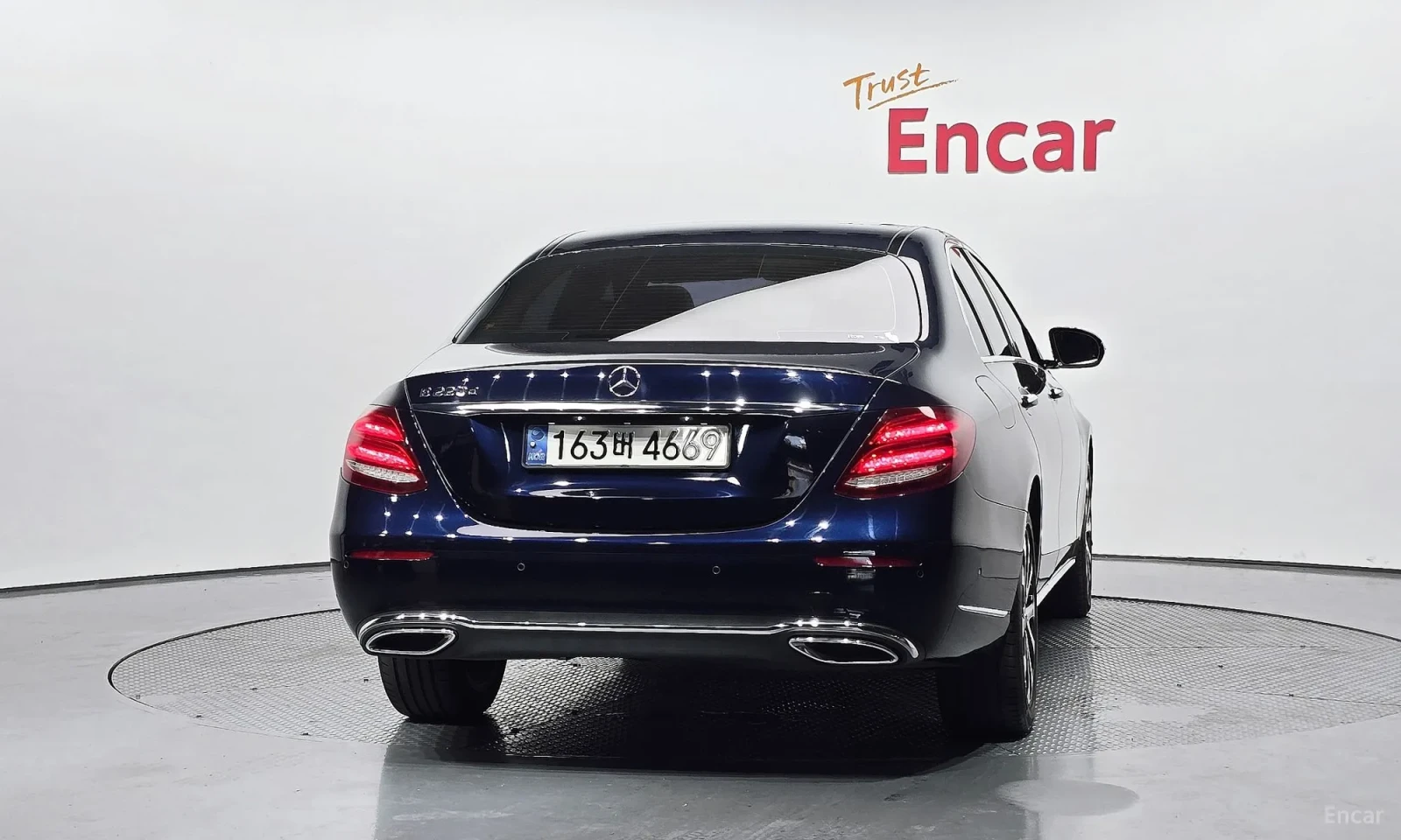 Mercedes-Benz E 220 Head up\3D Burmester\ Digitalno tablo, снимка 4 - Автомобили и джипове - 56185234