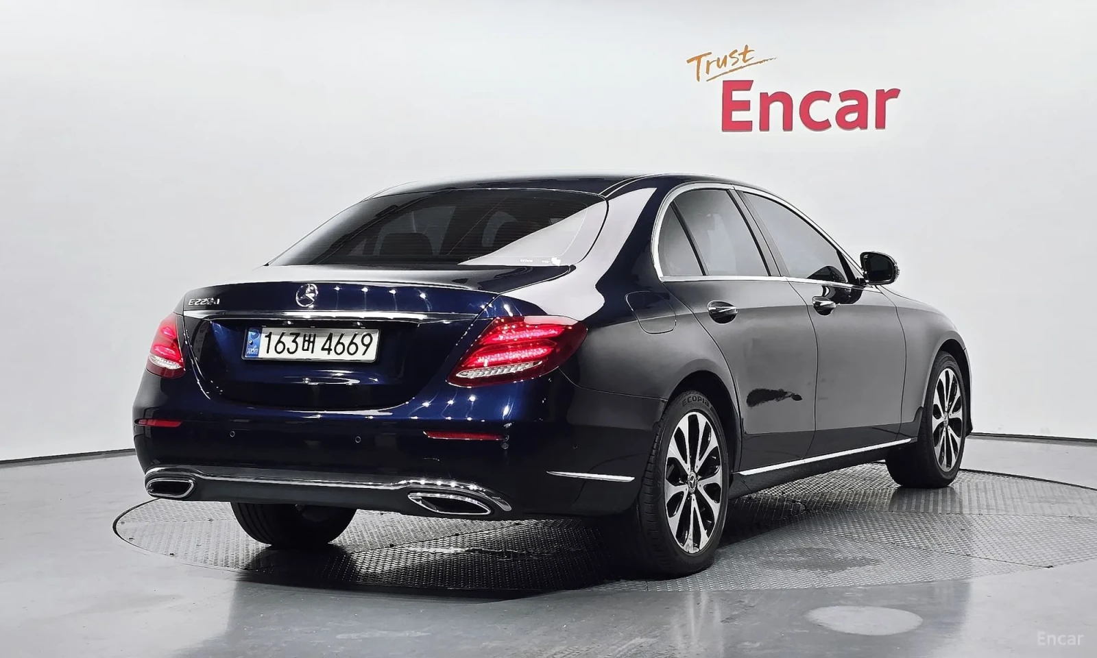 Mercedes-Benz E 220 Head up\3D Burmester\ Digitalno tablo, снимка 2 - Автомобили и джипове - 56185234