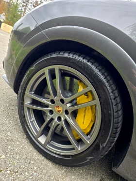 Porsche Cayenne Turbo * Carbon * SportChrono * Лизинг, снимка 9