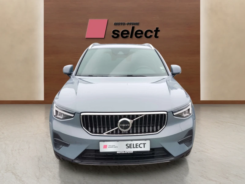 Volvo XC40 1.5L, снимка 2 - Автомобили и джипове - 48103499