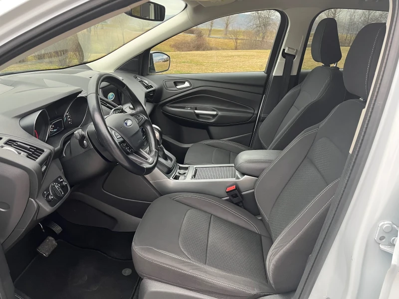 Ford Kuga 2.0TDI 4x4 Avtomatik Top, снимка 17 - Автомобили и джипове - 48642423