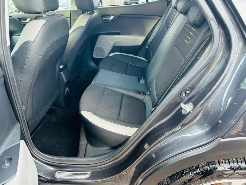 Kia Stonic 1.6GRD STILE, снимка 11 - Автомобили и джипове - 51954168