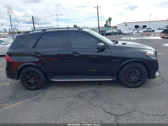 Mercedes-Benz GLE 63 S AMG 4MATIC* КОжа* Подгрев* Обдухване* Кейлес* Blind Sp, снимка 13 - Автомобили и джипове - 53670927