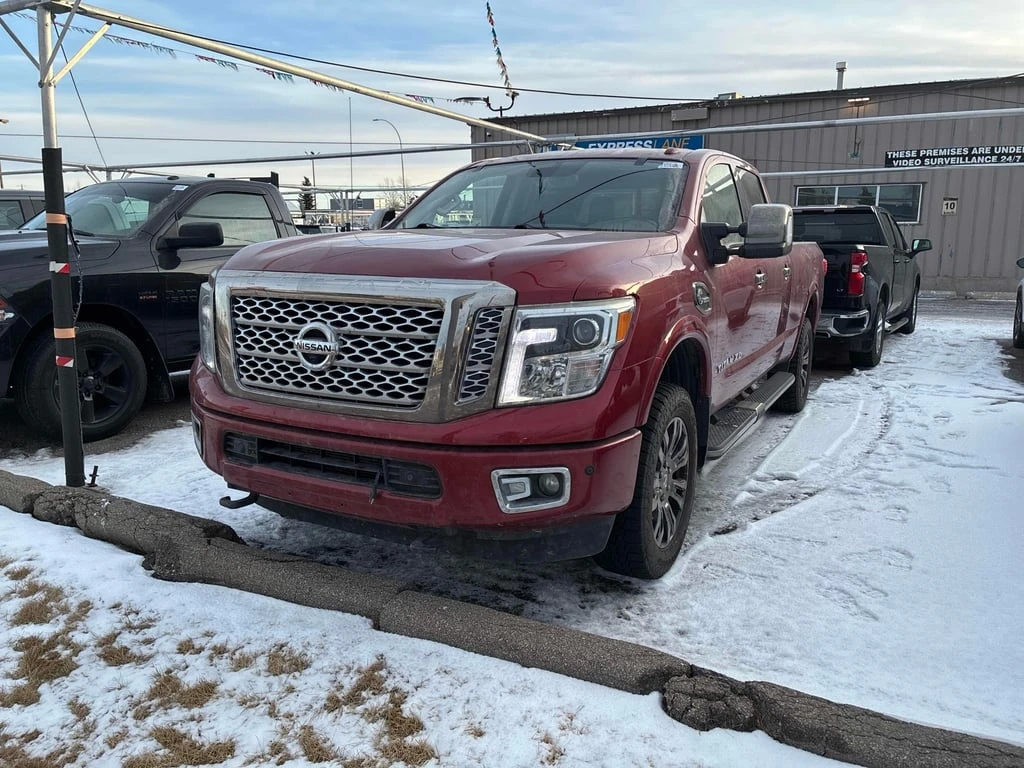 Nissan Titan crew cab * 4WD Diesel * CARFAX * , снимка 1