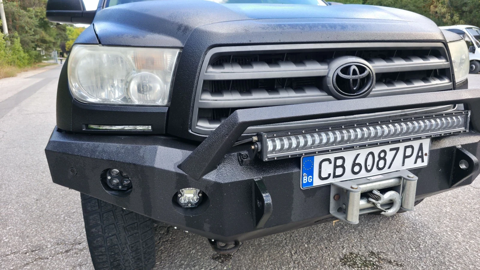 Toyota Sequoia  - изображение 7