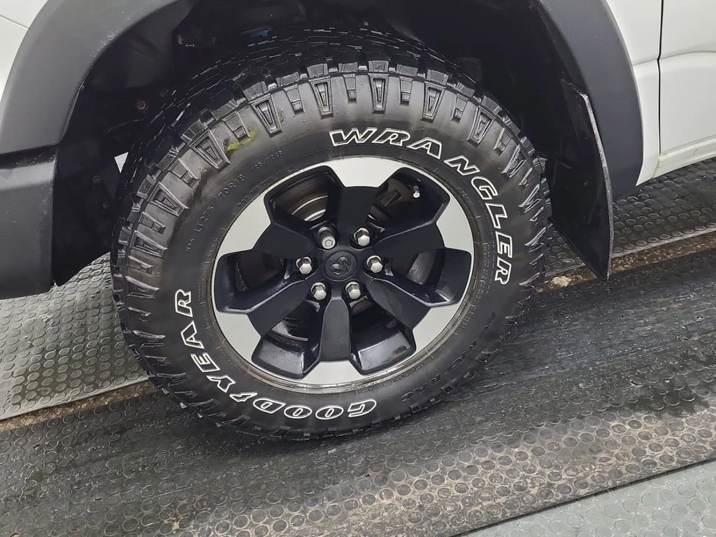 Dodge RAM 1500 REBEL CREW CAB SHORT BED  CARFAX | Mobile.bg � ����������� 17