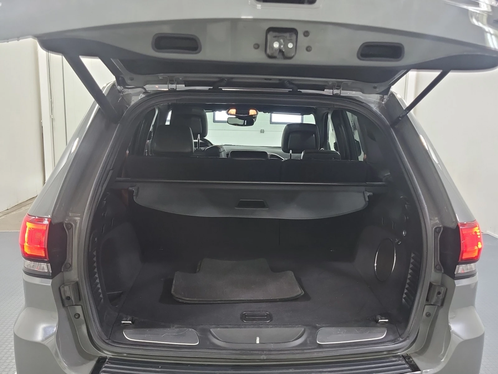 Jeep Grand cherokee SRT * * CARFAX * * ���� ������ * *  | Mobile.bg � ����������� 11