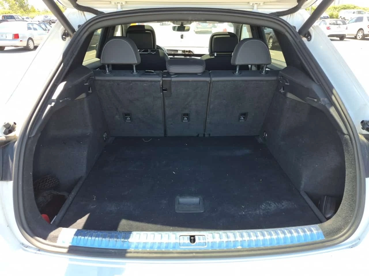 Audi Q3 Technik / B&O / LED / CARFAX / DISTRONIC , снимка 13 - Автомобили и джипове - 55735895
