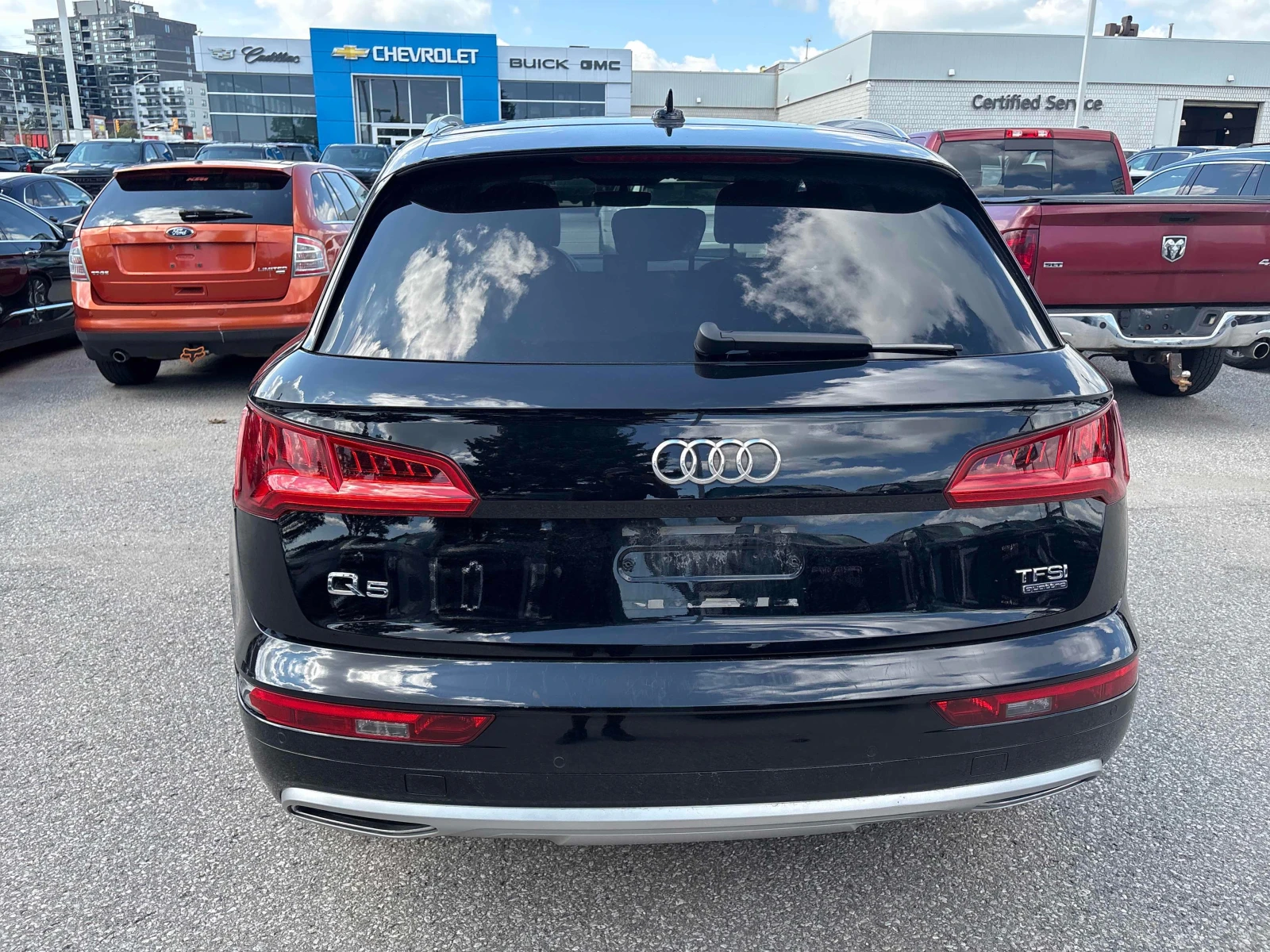Audi Q5 * Komfort * CARFAX * ОПЦИЯ ЗА ФИНАНСИРАНЕ * , снимка 4 - Автомобили и джипове - 55816708