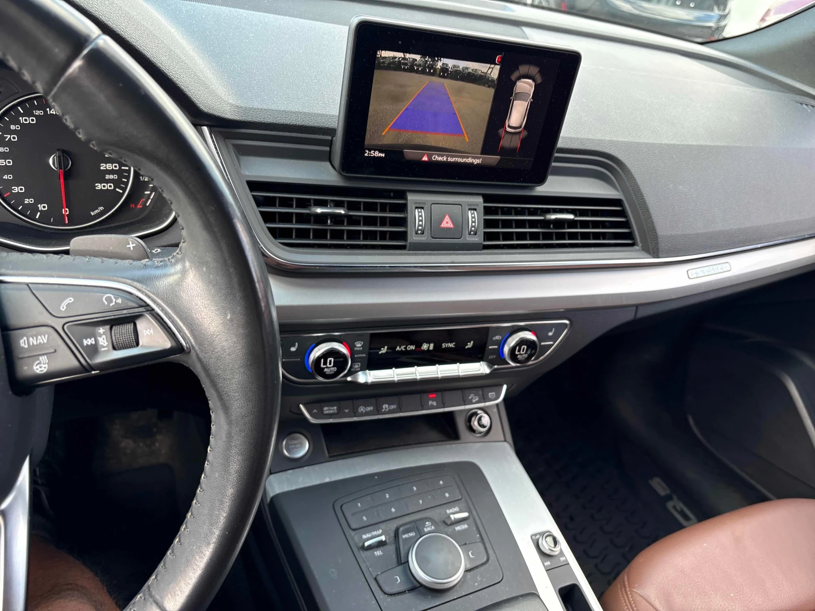 Audi Q5 * Komfort * CARFAX * ОПЦИЯ ЗА ФИНАНСИРАНЕ * , снимка 9 - Автомобили и джипове - 55816708