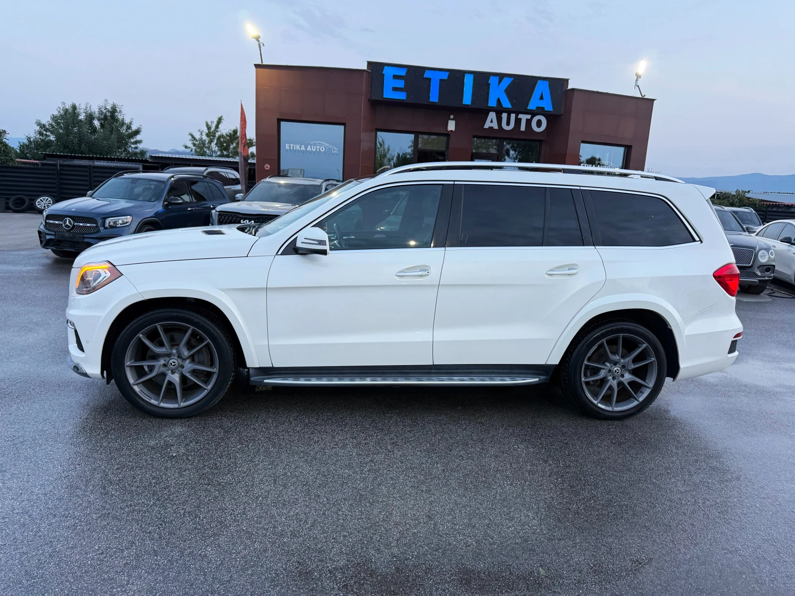 Mercedes-Benz GL 350 AMG-KEYLESS GO-HARMAN KARDON-KAMERA-PANORAMA FULL!, снимка 4 - Автомобили и джипове - 55879918