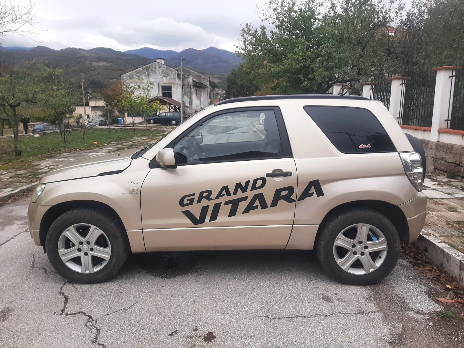 Suzuki Grand vitara 1.6i KLIMATRON 4x4, снимка 5 - Автомобили и джипове - 56747997