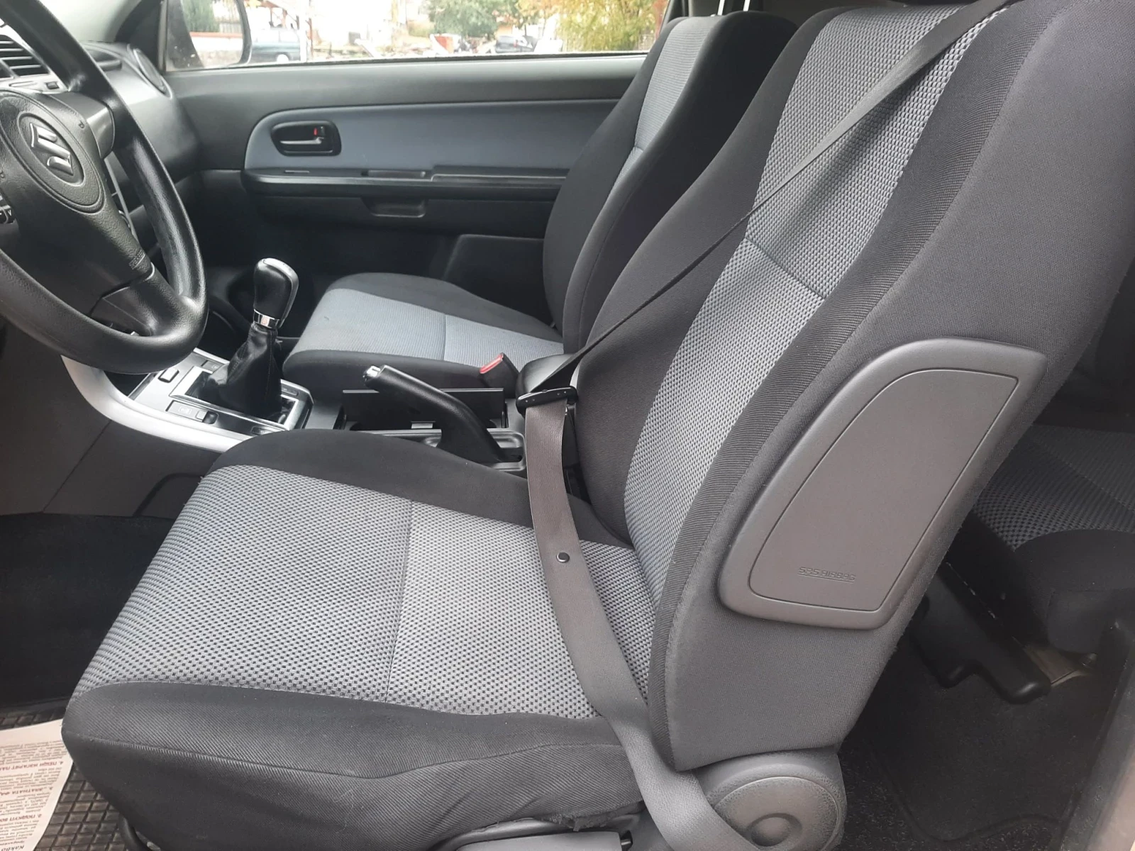 Suzuki Grand vitara 1.6i KLIMATRON 4x4, снимка 13 - Автомобили и джипове - 56747997