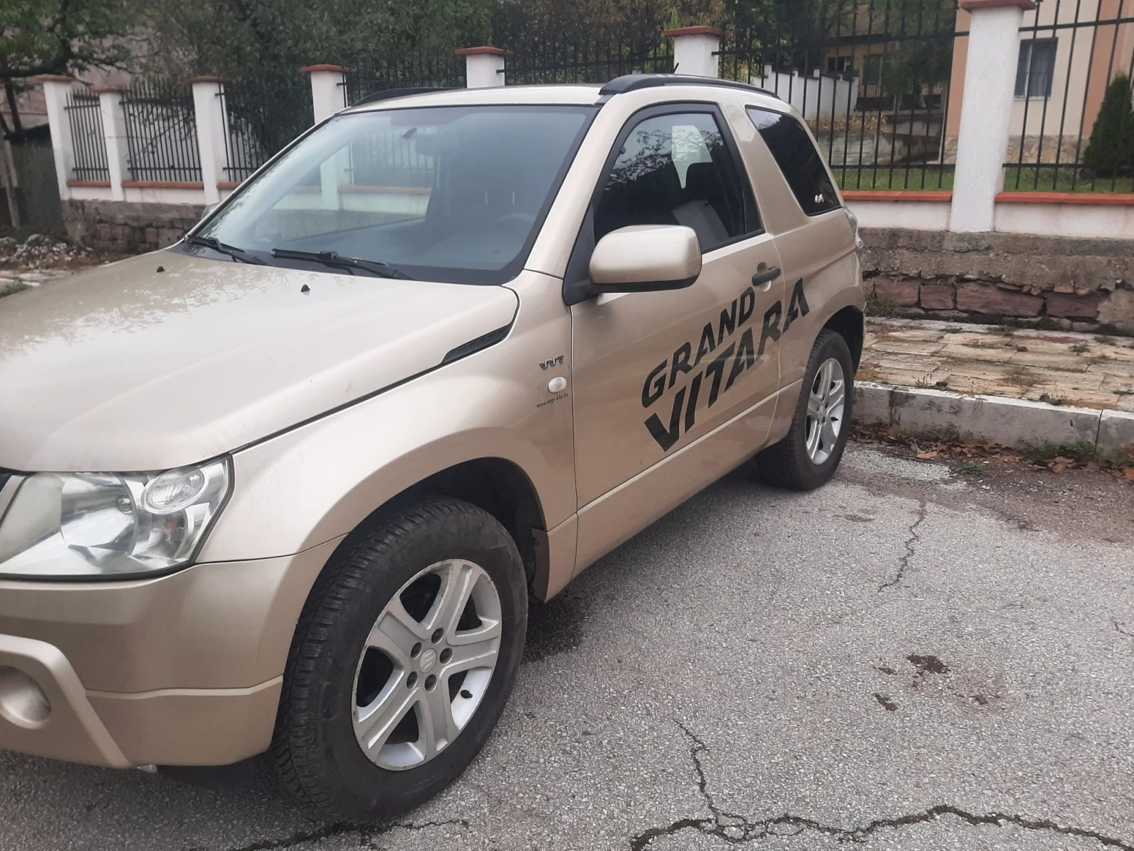Suzuki Grand vitara 1.6i KLIMATRON 4x4, снимка 6 - Автомобили и джипове - 56747997