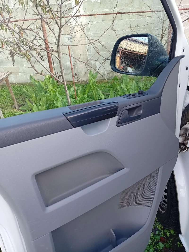 VW T5 2.0 TDI, снимка 6 - Бусове и автобуси - 51947819