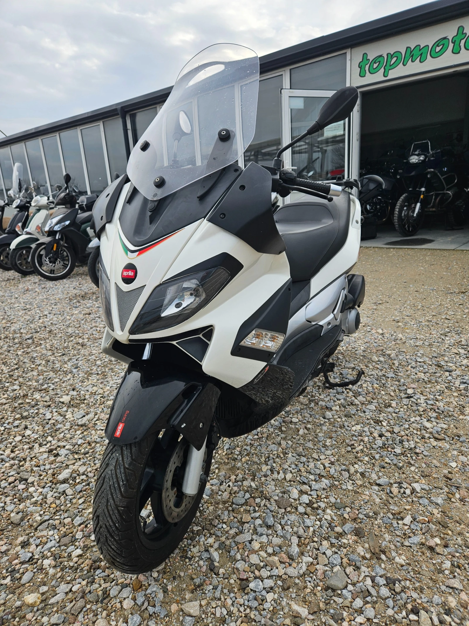 Aprilia Sr MAX 300  - изображение 2