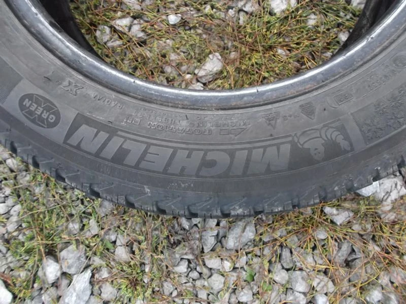 Гуми Зимни 185/60R15, снимка 4 - Гуми и джанти - 16386174