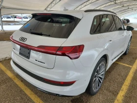 Audi E-Tron Progressiv* 360View* Pan/Roof* Apple CarPlay* Keyl, снимка 4