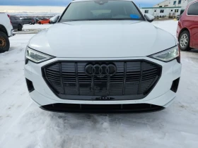 Audi E-Tron Progressiv* 360View* Pan/Roof* Apple CarPlay* Keyl, снимка 2