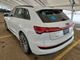 Audi E-Tron Progressiv* 360View* Pan/Roof* Apple CarPlay* Keyl, снимка 5