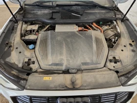 Audi E-Tron Progressiv* 360View* Pan/Roof* Apple CarPlay* Keyl, снимка 16