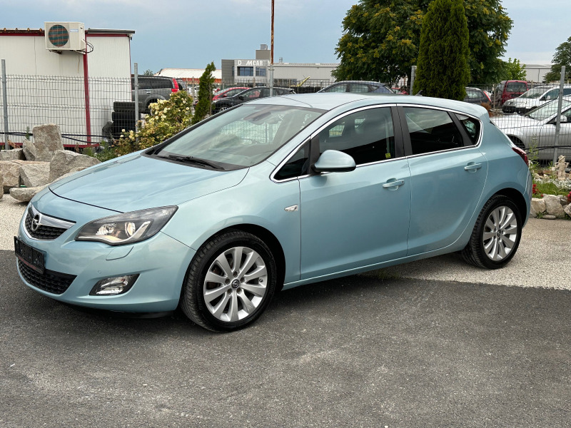 Opel Astra 1, 7 * Sport* Navi* , снимка 2 - Автомобили и джипове - 46303602