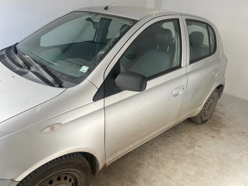 Toyota Yaris 0, 9, снимка 3 - Автомобили и джипове - 48091355