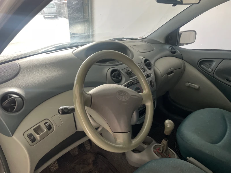 Toyota Yaris 0, 9, снимка 2 - Автомобили и джипове - 48091355