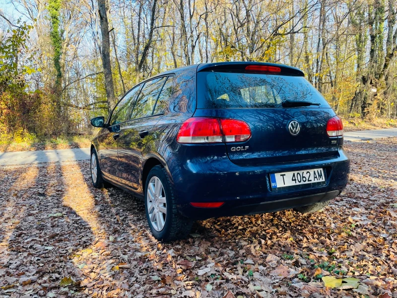 VW Golf 1.6 TDI, снимка 8 - Автомобили и джипове - 49498983