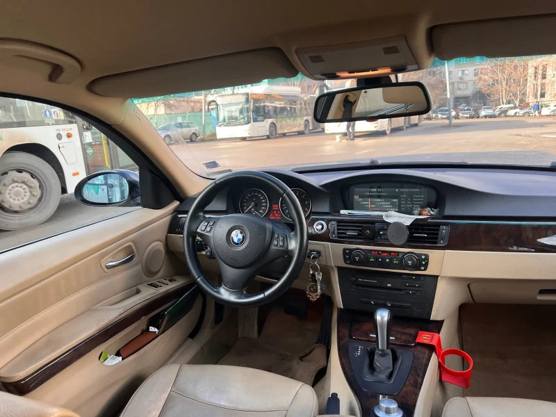 BMW 330 Xi, снимка 8 - Автомобили и джипове - 48652680