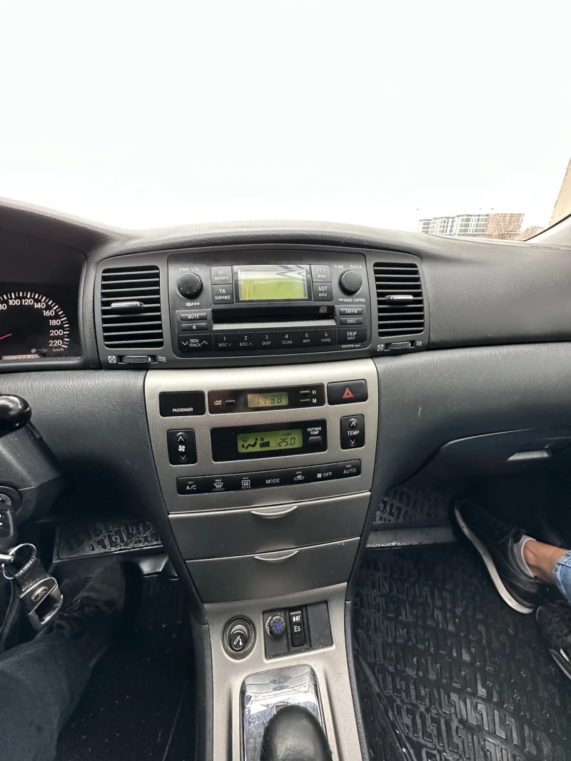 Toyota Corolla, снимка 9 - Автомобили и джипове - 49593719