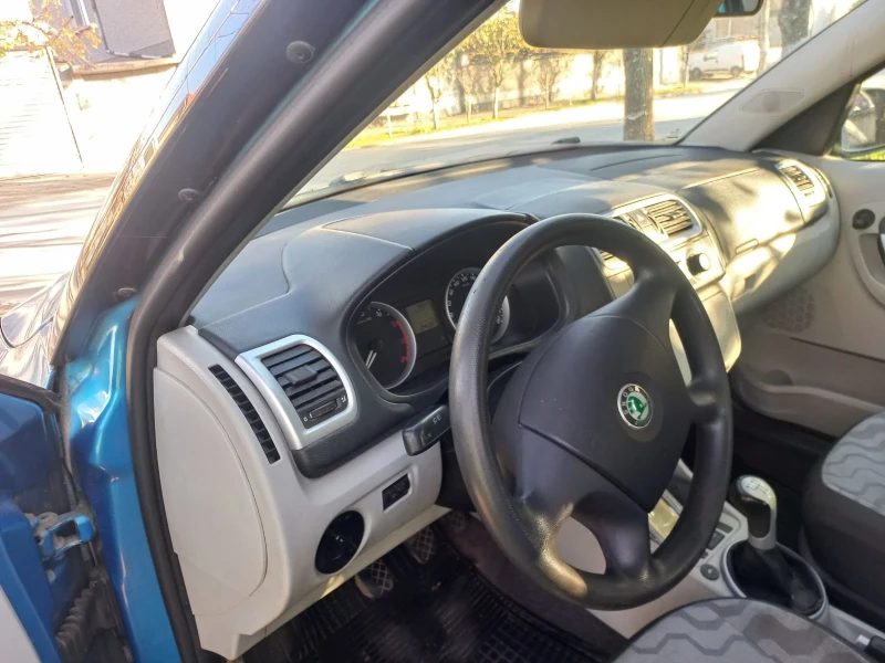 Skoda Roomster, снимка 10 - Автомобили и джипове - 52672904