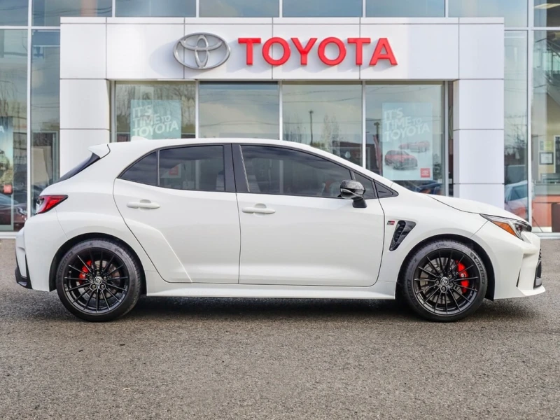 Toyota Corolla GR * * AWD * * CARFAX * * АВТО КРЕДИТ * * , снимка 3 - Автомобили и джипове - 52979251