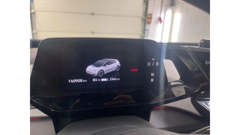 VW ID.3 1st Plus* 58kWh* Matrix* Дистроник* Подгрев, снимка 11 - Автомобили и джипове - 53284542