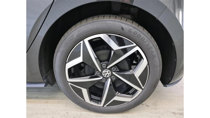 VW ID.3 1st Plus* 58kWh* Matrix* Дистроник* Подгрев, снимка 7 - Автомобили и джипове - 53284542