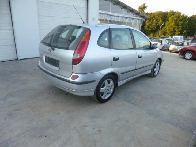 Nissan Almera tino 2.2td klima,TOP, снимка 13 - Автомобили и джипове - 15885015