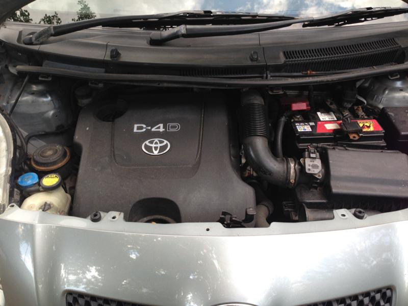 Toyota Yaris 1.4D4D 90кс. Keyless go, снимка 13 - Автомобили и джипове - 33705750
