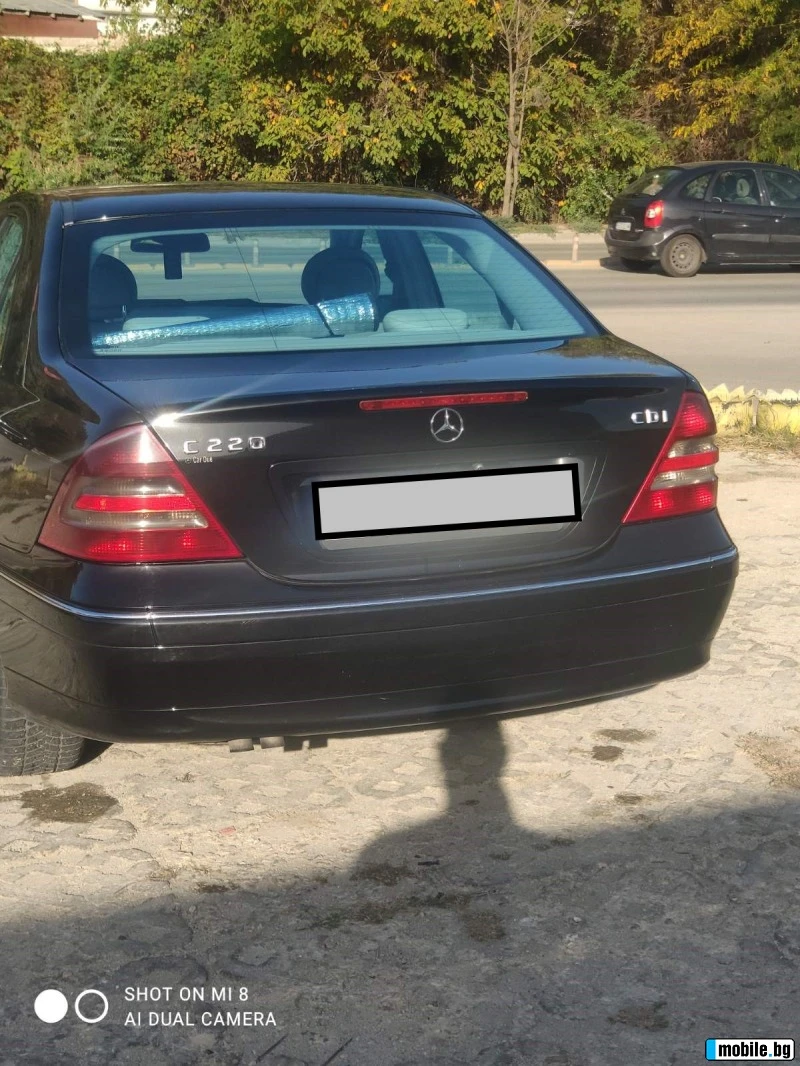 Mercedes-Benz C 220, снимка 6 - Автомобили и джипове - 47695603