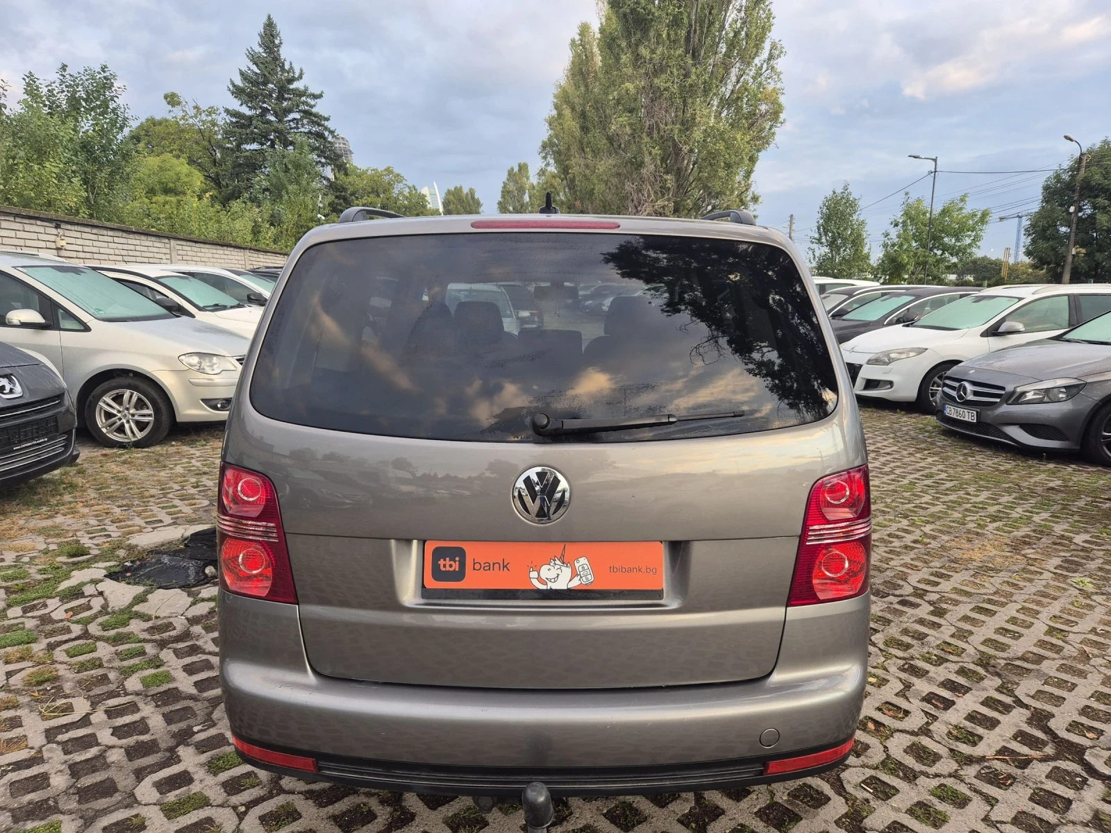 VW Touran 2.0TDI 140k.s.7 места - изображение 5