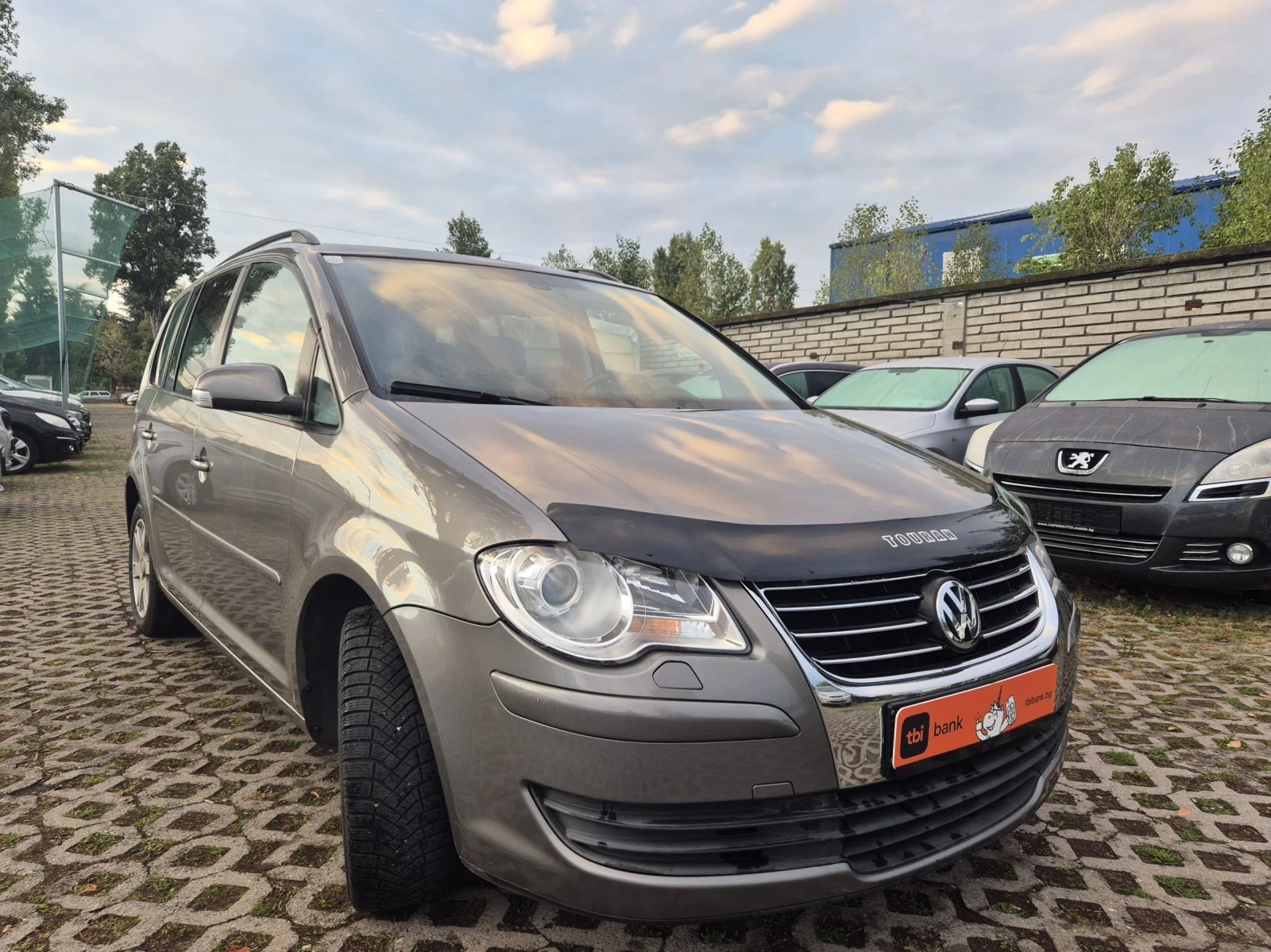 VW Touran 2.0TDI 140k.s.7 места - изображение 3