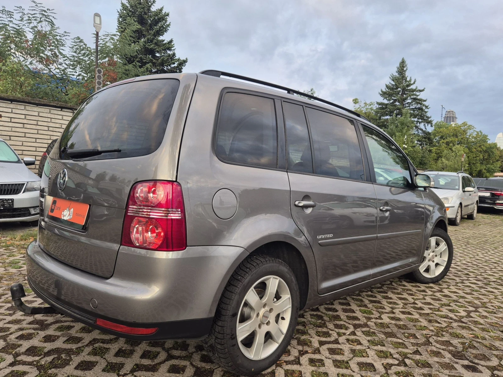 VW Touran 2.0TDI 140k.s.7 места - изображение 4