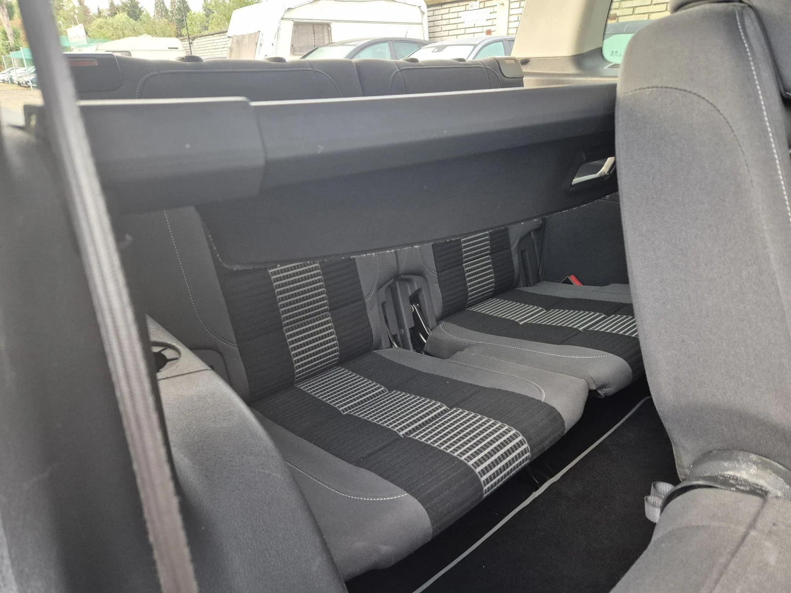 VW Touran 2.0TDI 140k.s.7 места | Mobile.bg — изображение 13