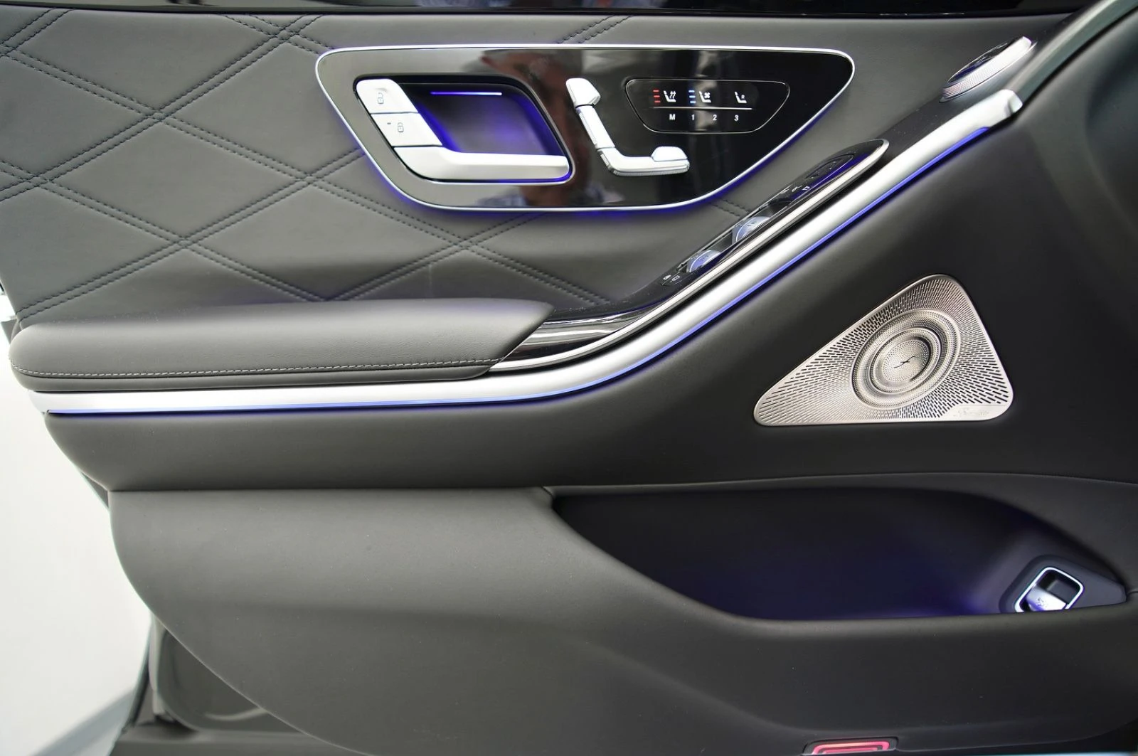 Mercedes-Benz S 580 MAYBACH/4MATIC/EXCLUSIV/BURM/PANO/TV/360/EXECUTIVE - изображение 5