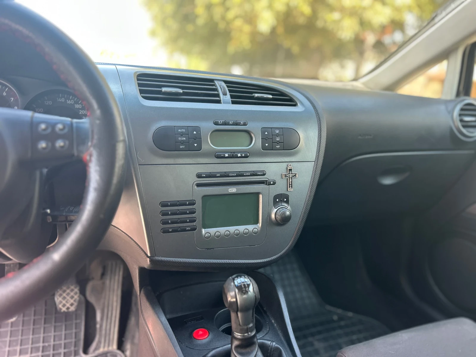 Seat Leon 1.6 бензин/газов инжекцион - изображение 9