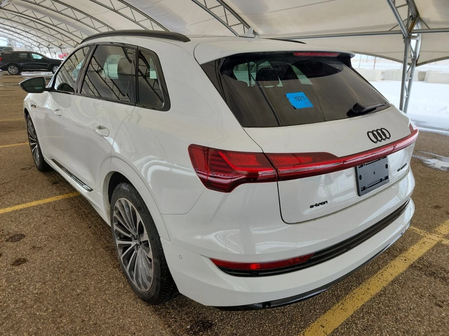 Audi E-Tron Progressiv* 360View* Pan/Roof* Apple CarPlay* Keyl, снимка 5 - Автомобили и джипове - 53890314