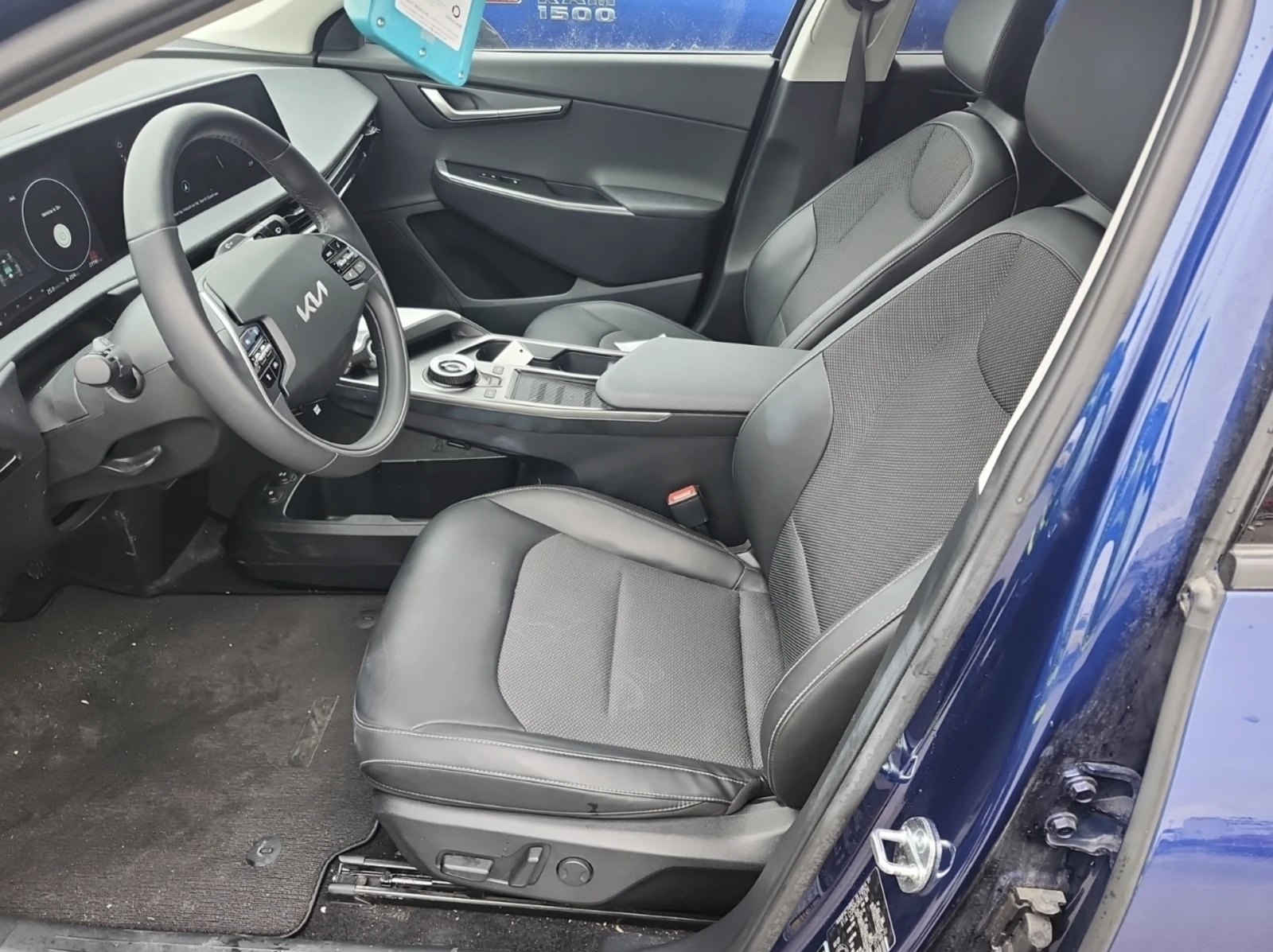 Kia EV6 2023 Kia EV6 LONG RANGE, снимка 5 - Автомобили и джипове - 53959899